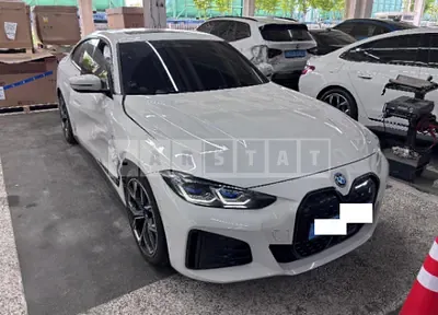 Photo 1 of 50: 2022 BMW i4 eDrive40 — Korean insurance auction
