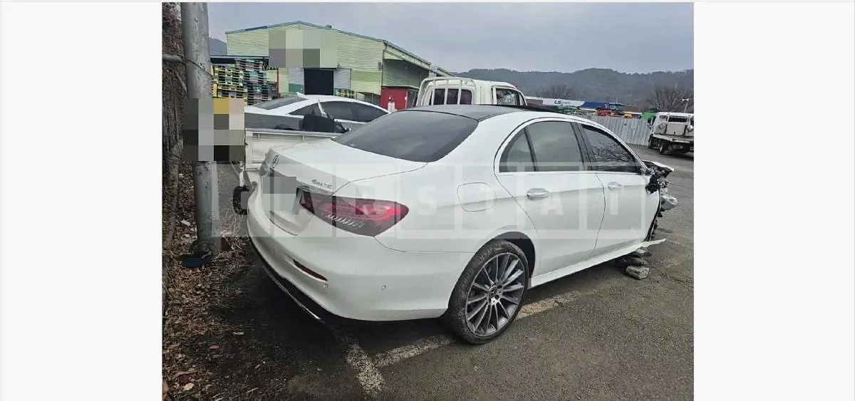 Photo 2 of 23: 2023 Mercedes-Benz E350 4Matic — Korean insurance auction