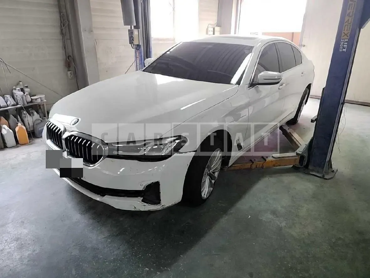 Photo 2 of 23: 2020 BMW 523d — Korean insurance auction