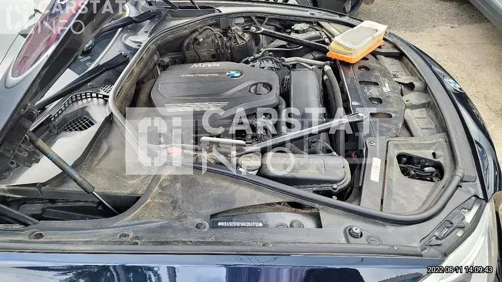 Photo 2 of 12: 2016 BMW Calm 520d — Korean insurance auction
