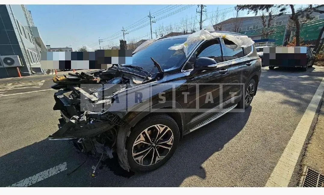 Photo 2 of 8: 2018 Hyundai Santa Fe TM — Korean insurance auction