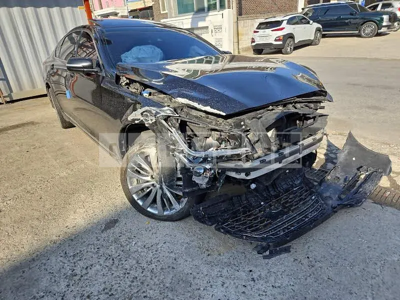 Photo 2 of 15: 2017 Hyundai Genesis G80, VIN KMHGM41DDJU265070 — Korean insurance auction