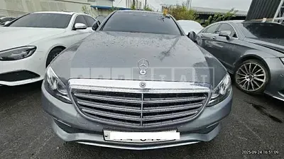 Photo 1 of 22: 2019 Mercedes-Benz E220d 4Matic — Korean insurance auction