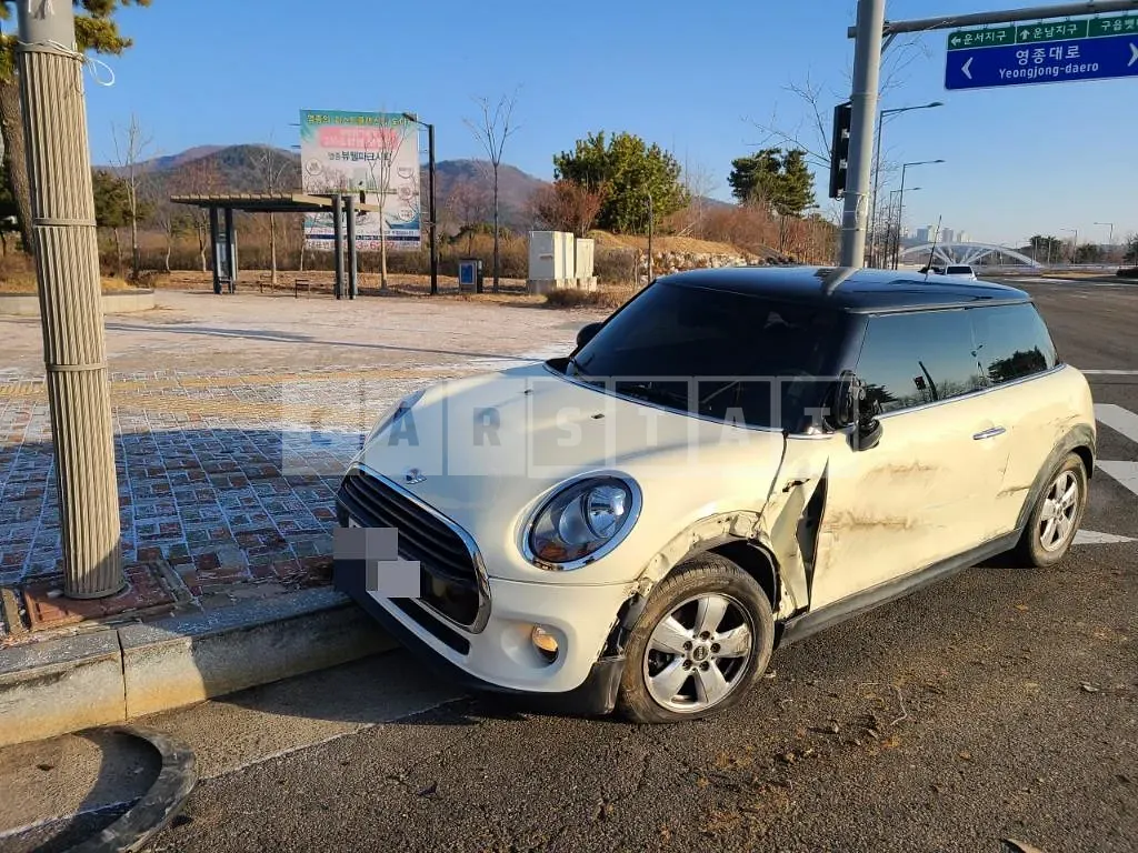 Photo 2 of 8: 2015 MINI Cooper, VIN WMWXP5106G2A92431 — Korean insurance auction