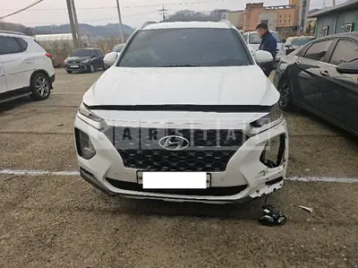 Photo 1 of 24: 2019 Hyundai Santa Fe, VIN KMHS381BBKU028045 — Korean insurance auction