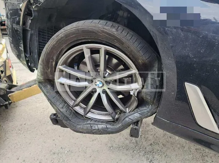 Photo 2 of 16: 2017 BMW 520d — Korean insurance auction