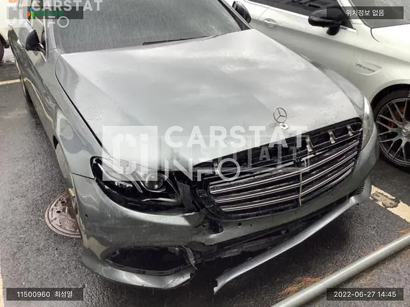 Photo 2 of 12: 2018 Mercedes-Benz E220d 4Matic, VIN WDDZF0FB1JA460459 — Korean insurance auction
