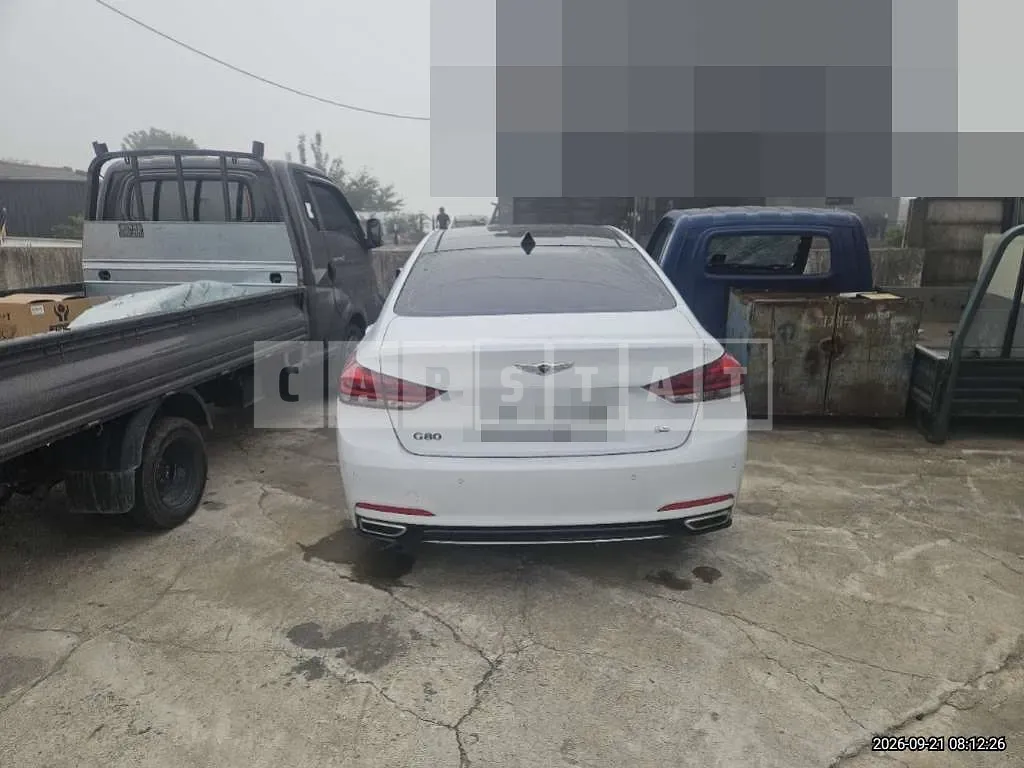 Photo 2 of 17: 2017 Genesis G80 3.3 — Korean insurance auction