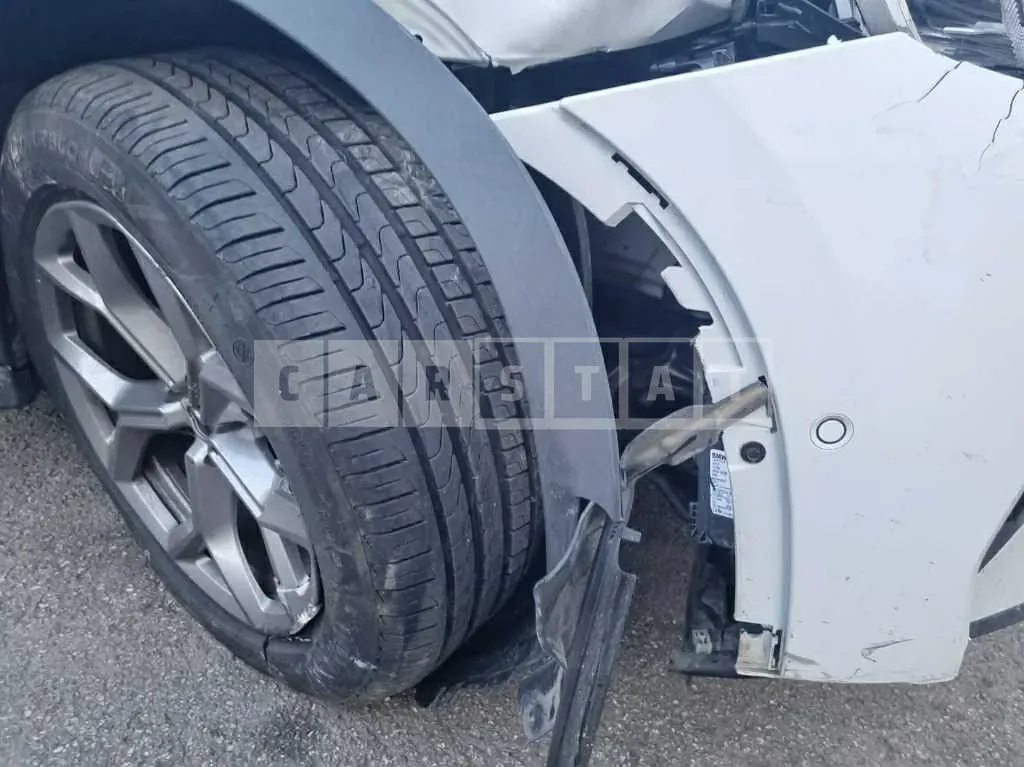 Photo 2 of 18: 2022 BMW X4 xDrive20i, VIN WBA21DT09N9L35170 — Korean insurance auction