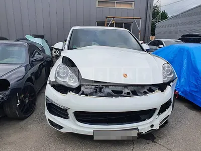 Photo 1 of 24: 2017 Porsche Cayenne Diesel, VIN WP1AF2926HLA31166 — Korean insurance auction