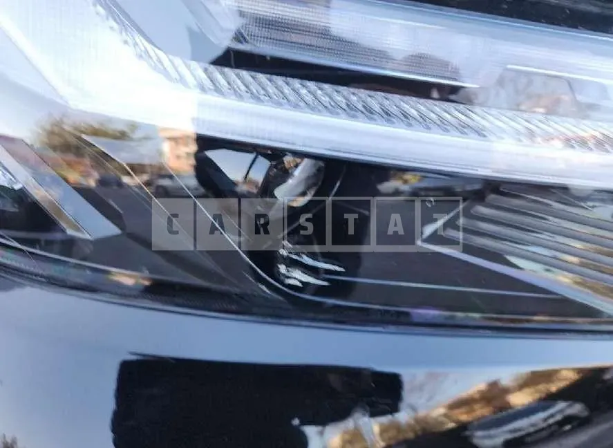 Photo 2 of 4: 2023 Toyota (parts) Lave 4 Headlamp — Korean insurance auction