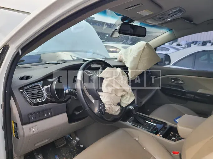 Photo 2 of 6: 2017 Kia Carnival, VIN KNAMC81ABHS304170 — Korean insurance auction