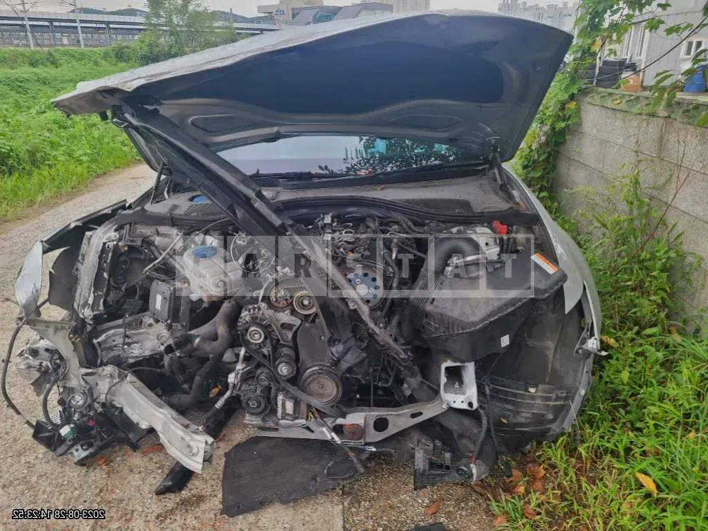 Photo 2 of 8: 2015 Audi A6 35 TDI, VIN WAUZZZ4G0FN068087 — Korean insurance auction