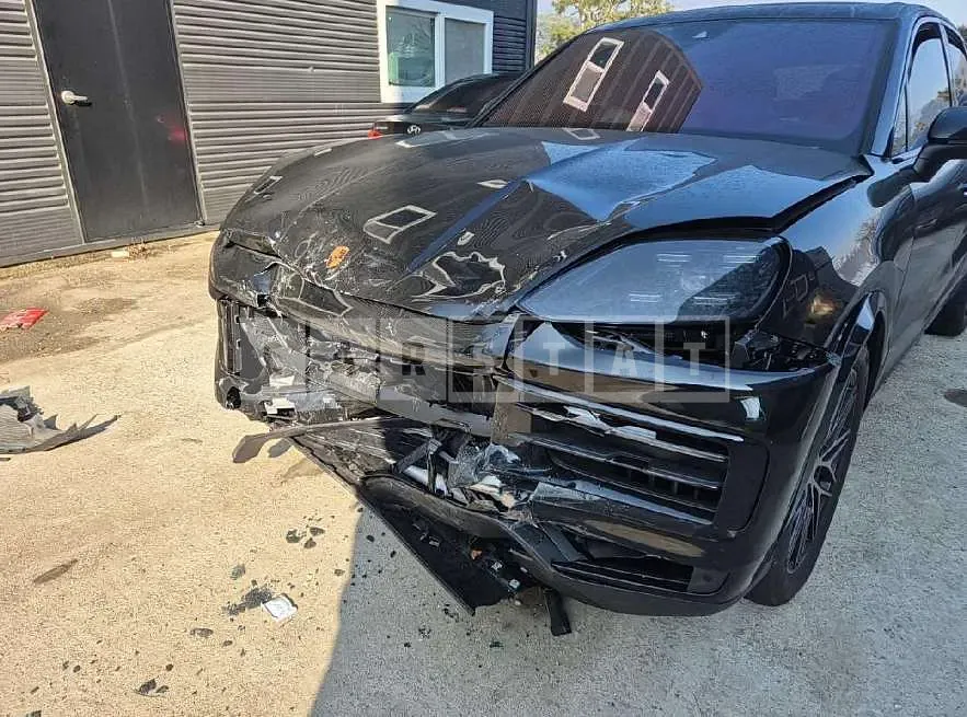 Photo 2 of 25: 2024 Porsche Cayenne E-Hybrid — Korean insurance auction