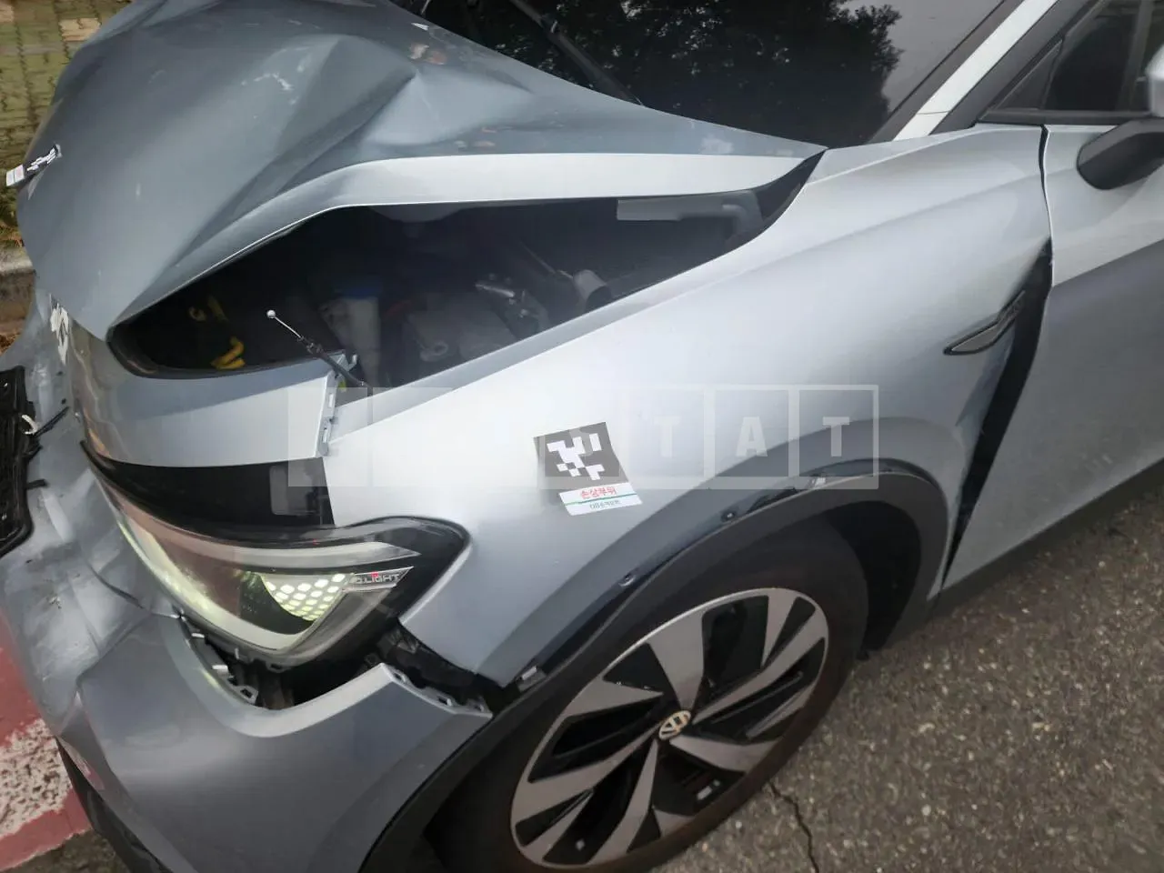Photo 2 of 9: 2022 Volkswagen ID.4 Pro, VIN WVGZZZE2ZNP045651 — Korean insurance auction