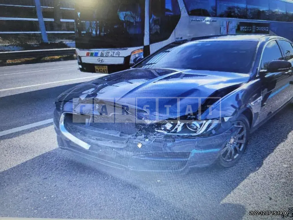 Photo 2 of 3: 2017 Jaguar XE 20d, VIN SAJAA4BN2HCP02768 — Korean insurance auction