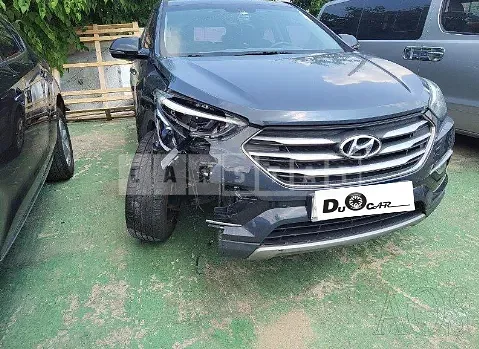 Photo 2 of 20: 2016 Hyundai Santa Fe, VIN KMHSU81UBGU633072 — Korean insurance auction