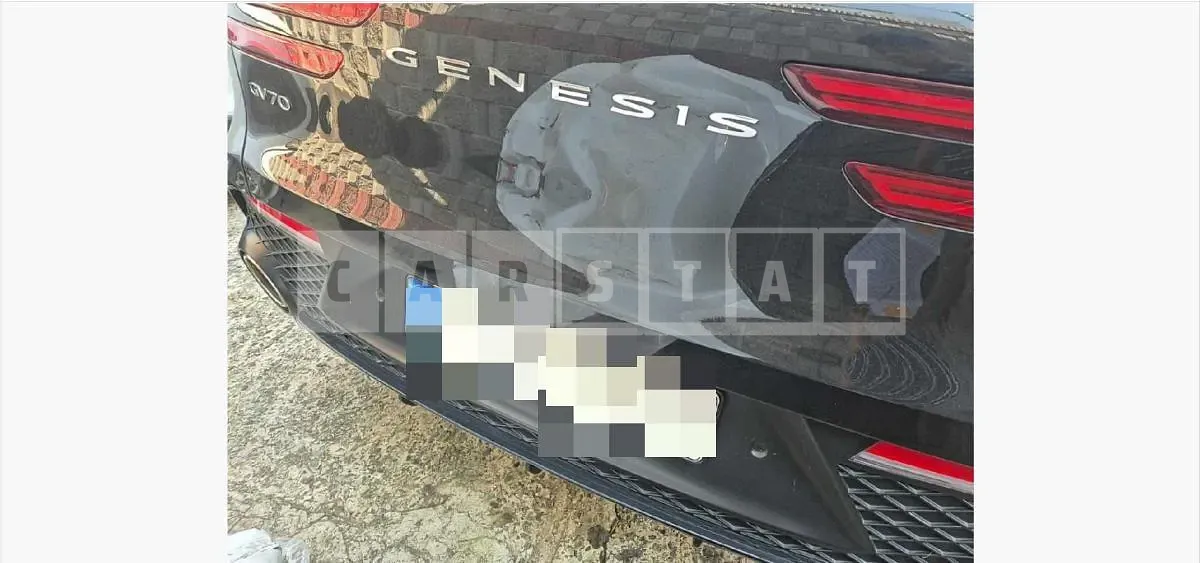 Photo 2 of 21: 2023 Genesis GV70 — Korean insurance auction