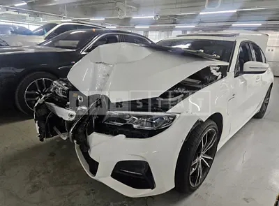 Photo 1 of 15: 2020 BMW 330e — Korean insurance auction
