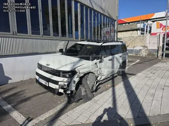 Photo 2 of 34: 2024 Hyundai Santa Fe, VIN KMHP3811BRU027217 — Korean insurance auction