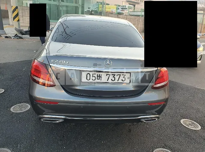 Photo 2 of 7: 2017 Mercedes-Benz E220d, VIN WDDZF0EB5HA225154 — Korean insurance auction