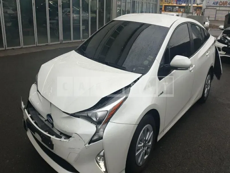 Photo 2 of 10: 2018 Toyota Prius, VIN JTDKBRFU5J3073771 — Korean insurance auction