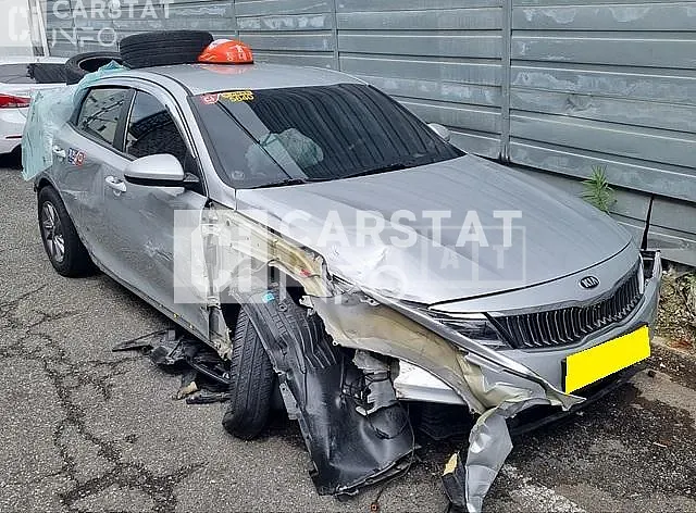 Photo 2 of 33: 2020 Kia K5, VIN KNAGU416BMA401511 — Korean insurance auction
