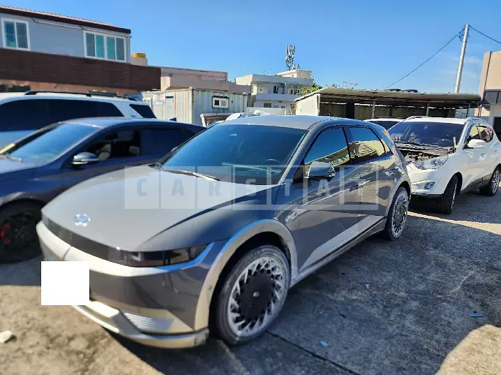 Photo 2 of 17: 2022 Hyundai Modern Ionic 5, VIN KMHKR81AFNU105674 — Korean insurance auction