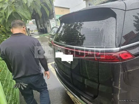Photo 2 of 16: 2021 Kia Carnival — Korean insurance auction