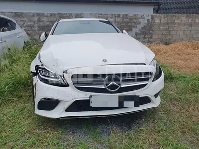 Photo 1 of 11: 2018 Mercedes-Benz C220 d — Korean insurance auction