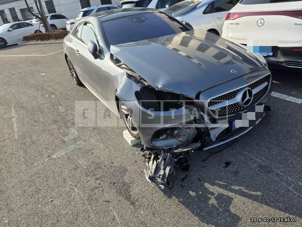 Photo 2 of 48: 2017 Mercedes-Benz E220 d Coupe — Korean insurance auction