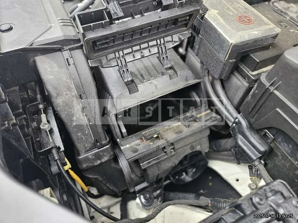 Photo 2 of 13: 2023 Kia Carnivals — Korean insurance auction