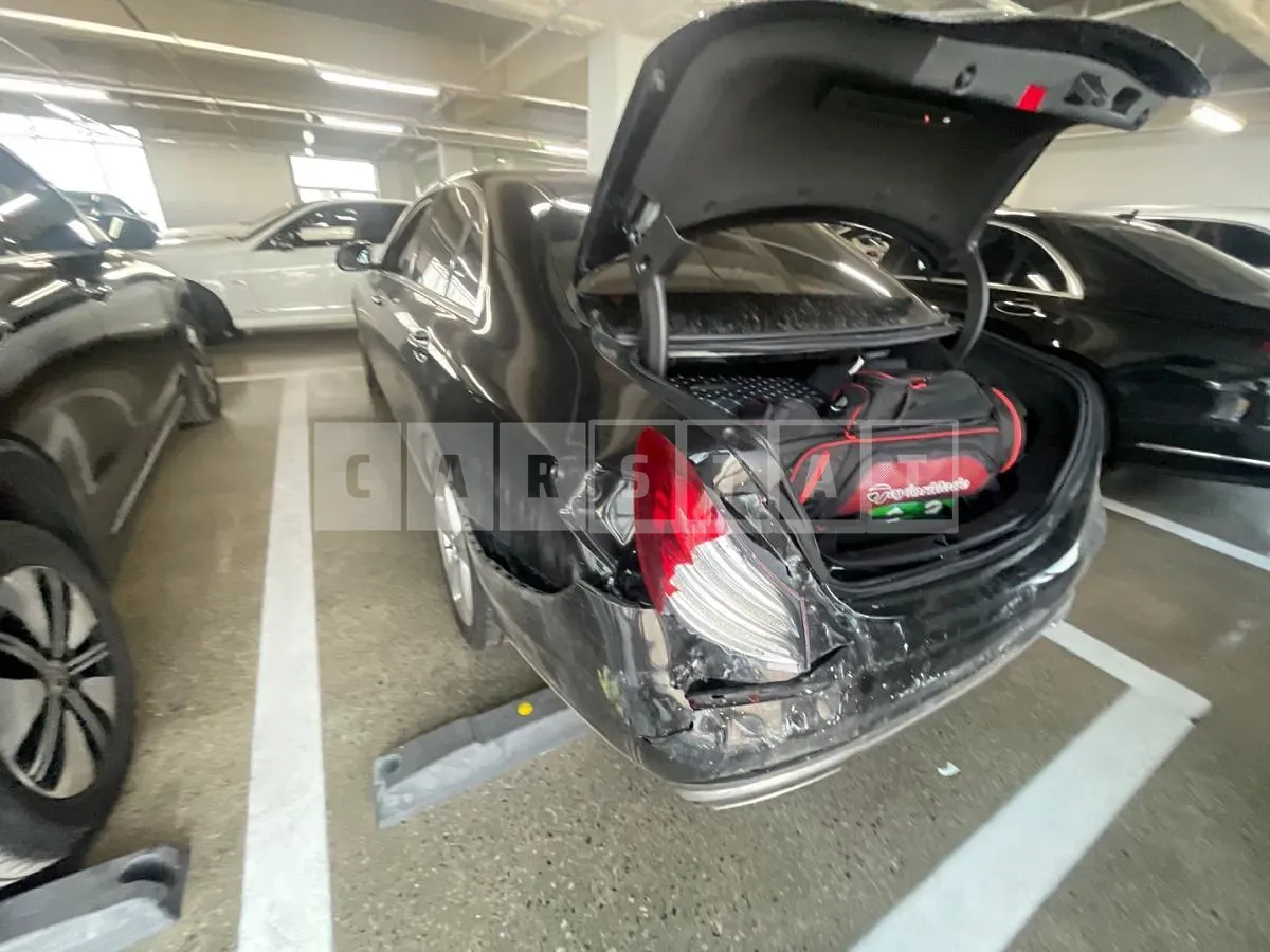 Photo 2 of 8: 2018 Mercedes-Benz E200 — Korean insurance auction