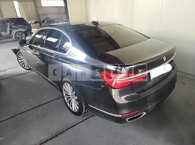 Photo 2 of 12: 2016 BMW 730d xDrive, VIN WBA7C4108GG435293 — Korean insurance auction