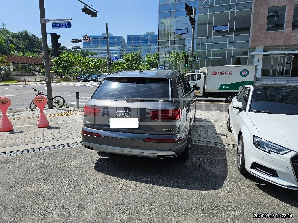 Photo 2 of 33: 2019 Audi Q7 45 TFSI quattro — Korean insurance auction