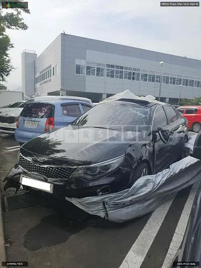 Photo 1 of 10: 2015 Kia K5, VIN KNAGW411BGA010091 — Korean insurance auction