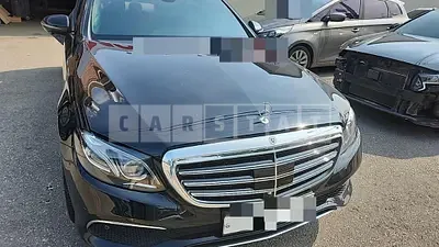 Photo 1 of 38: 2018 Mercedes-Benz E300 4Matic, VIN WDDZF4KB2JA411414 — Korean insurance auction