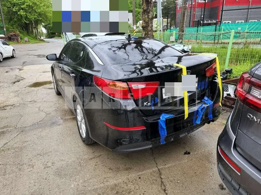 Photo 2 of 4: 2015 Kia K5 — Korean insurance auction
