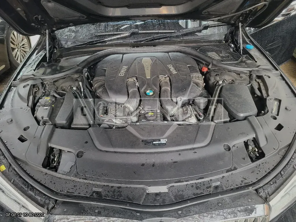 Photo 2 of 9: 2017 BMW 750Li xDrive, VIN WBA7F2103HB005021 — Korean insurance auction