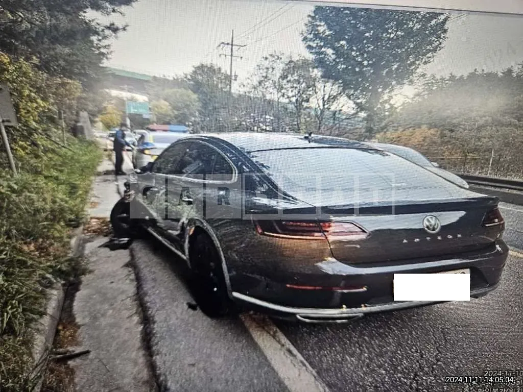 Photo 2 of 2: 2019 Volkswagen Arteon 2.0TDI — Korean insurance auction