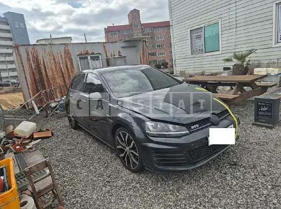Photo 2 of 8: 2016 Volkswagen Golf GTD, VIN WVWZZZAUZGW156896 — Korean insurance auction