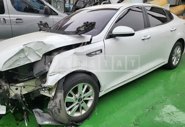 Photo 2 of 5: 2016 Kia K5, VIN KNAGT416BGA005345 — Korean insurance auction