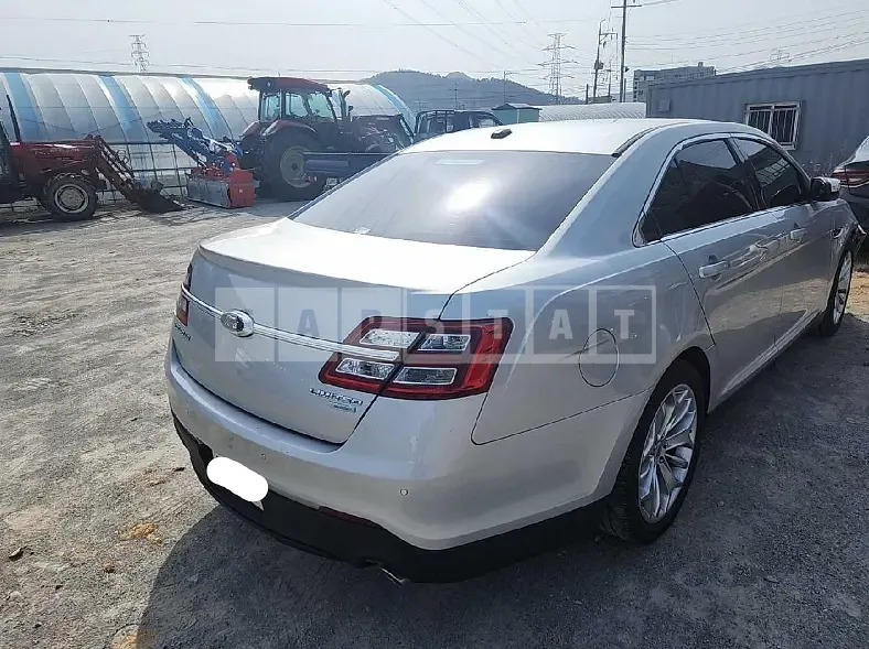 Photo 2 of 10: 2017 Ford Taurus, VIN 1FAHP2F93HG109383 — Korean insurance auction