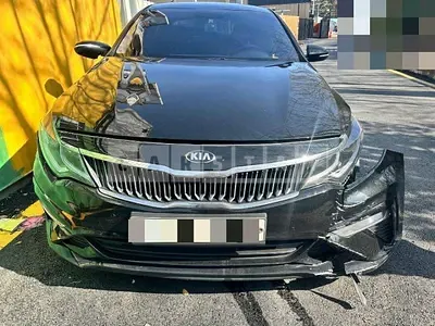 Photo 1 of 33: 2018 Kia K5, VIN KNAGT416BKA274624 — Korean insurance auction