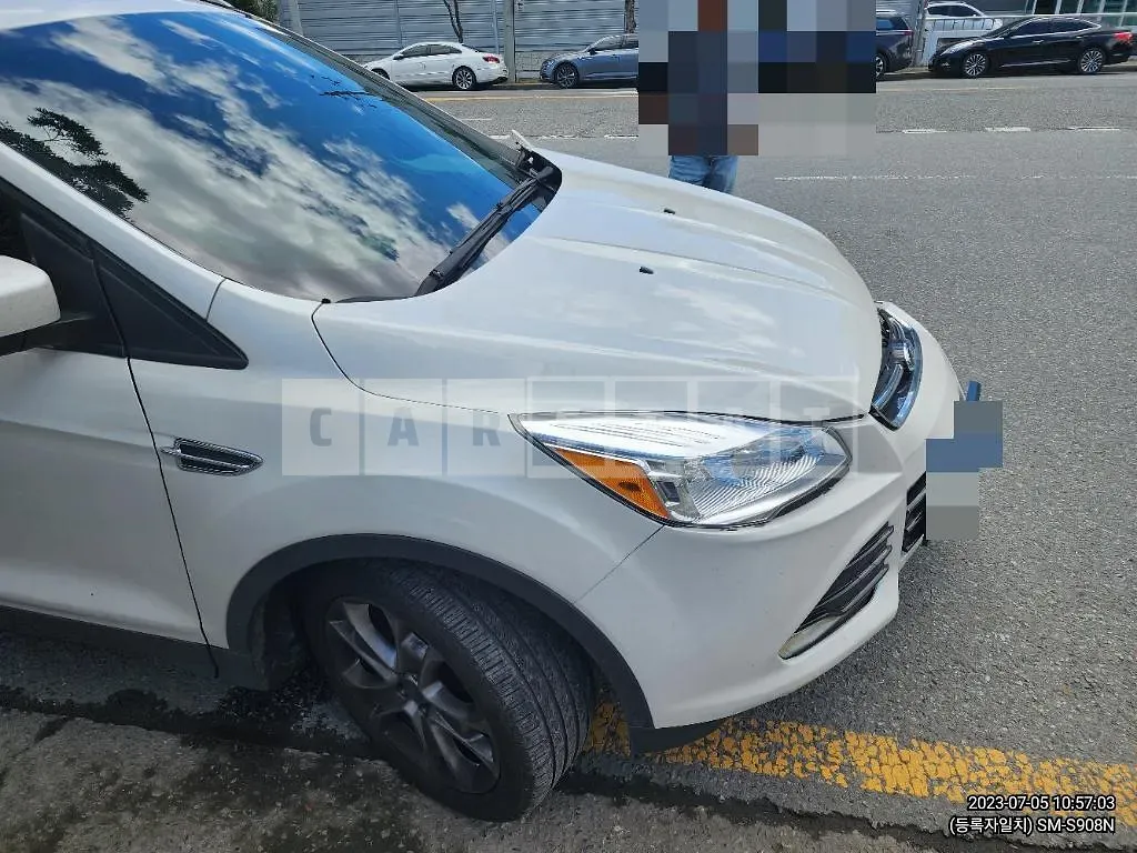 Photo 2 of 10: 2015 Ford Escape, VIN 1FMCU9J98FUA71866 — Korean insurance auction