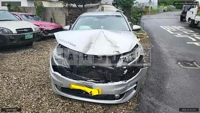 Photo 1 of 10: 2017 Kia K5, VIN KNAGU416BJA229415 — Korean insurance auction