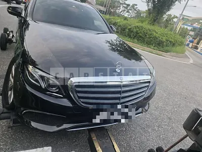 Photo 1 of 8: 2016 Mercedes-Benz E220 d — Korean insurance auction