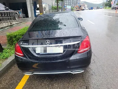 Photo 1 of 17: 2018 Mercedes-Benz Cubbenz C220d — Korean insurance auction
