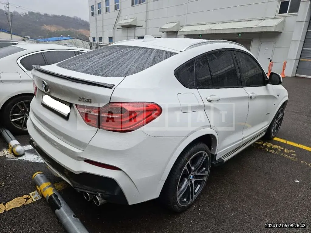 Photo 2 of 17: 2017 BMW X4 xDrive 20d, VIN WBAXX1101H0W14076 — Korean insurance auction