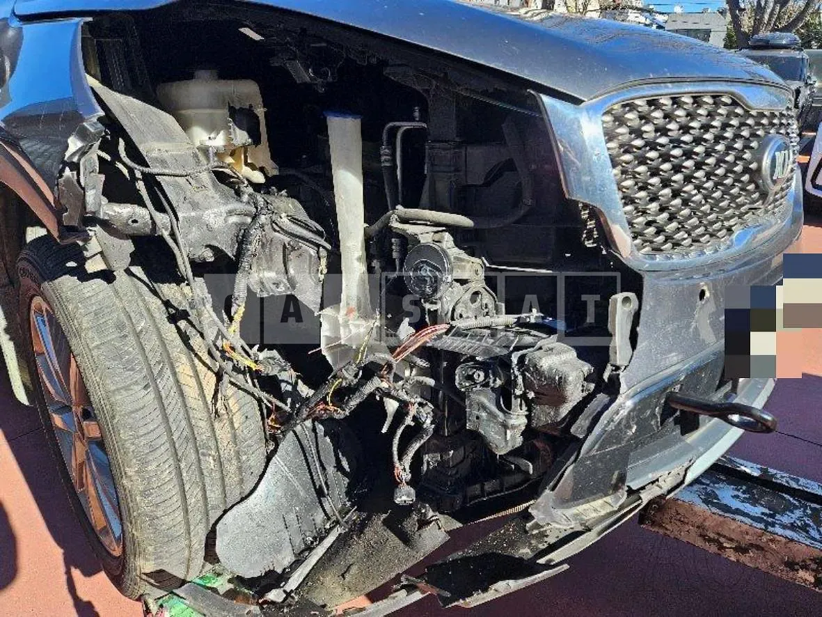 Photo 2 of 33: 2016 Kia Sorento 4WD — Korean insurance auction